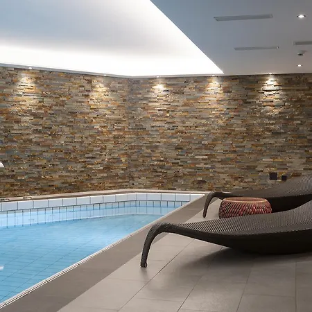 Alpina Hotel 4*